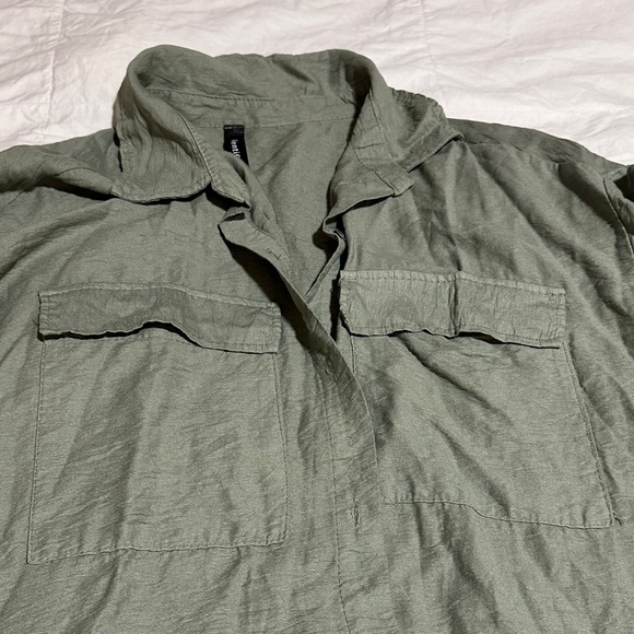 Green Long Sleeve Tee with "SATURDAY" Graphic - Picture 3 of 6